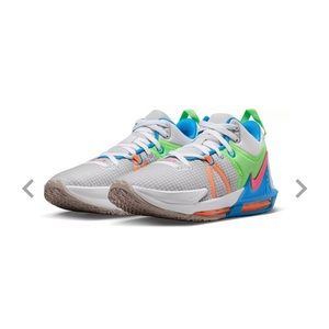 Nike LeBron Witness 7 Basketball Sneaker